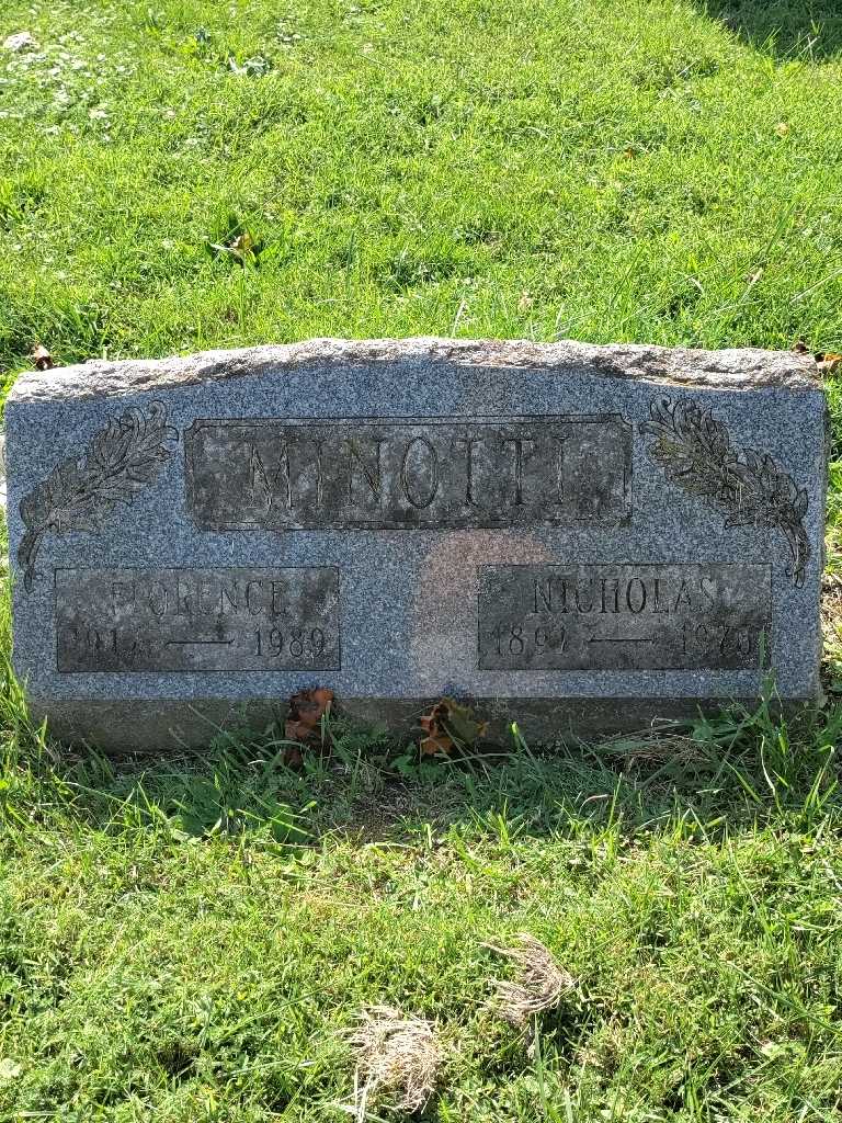 Florence Minotti's grave. Photo 3