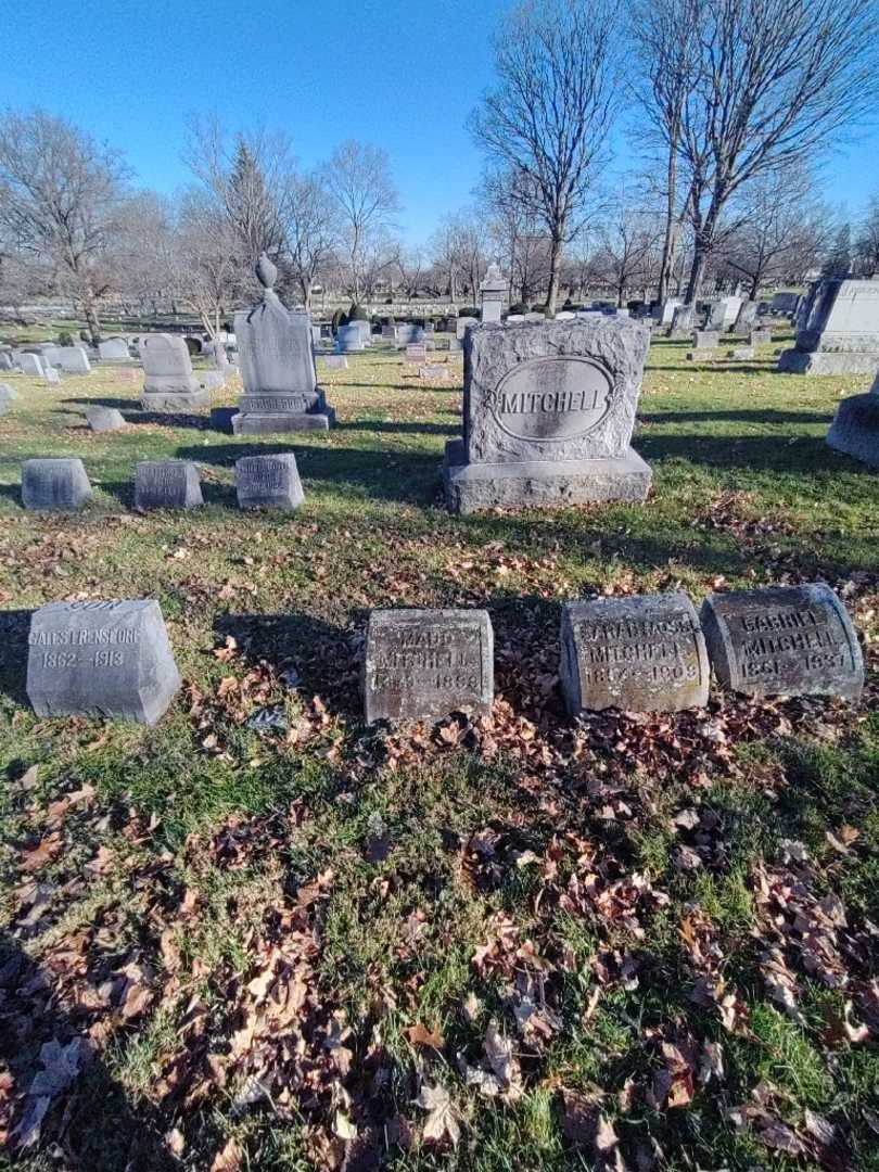 Maud J. Mitchell's grave. Photo 1