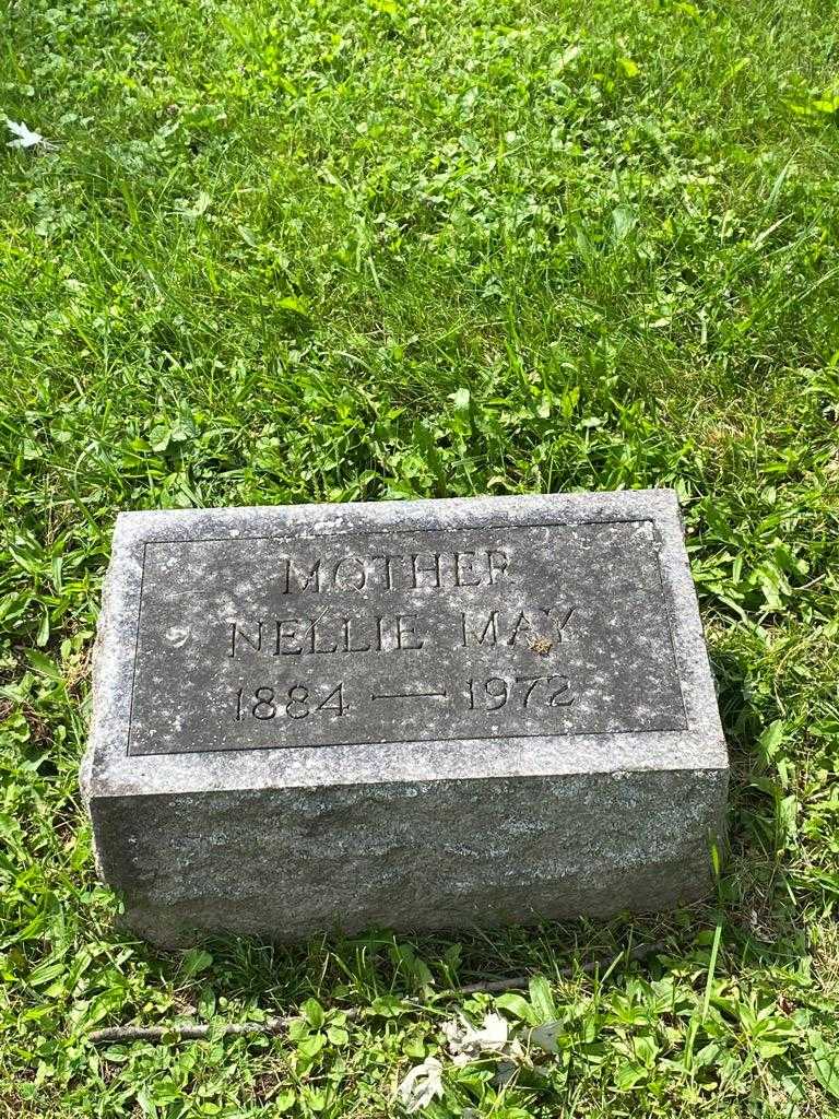 Nellie May Pearson's grave. Photo 3