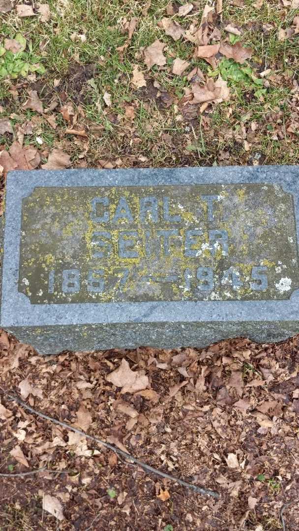 Carl T. Seiter's grave. Photo 3