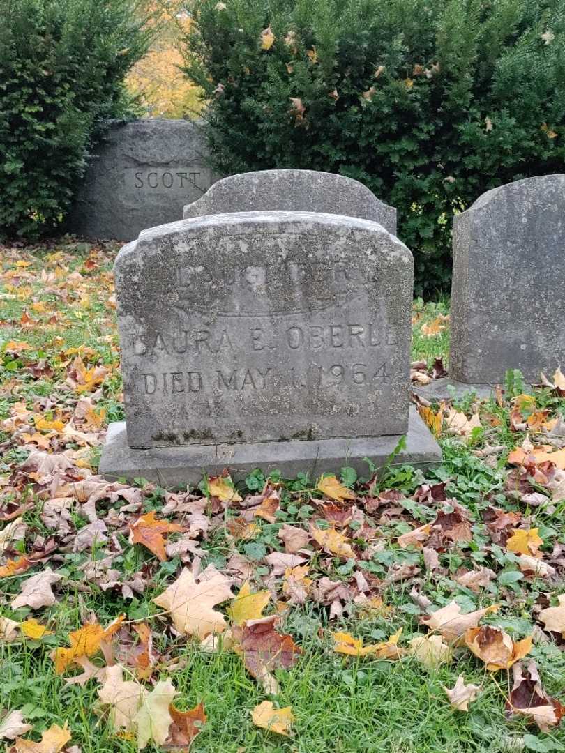 Laura E. Oberle's grave. Photo 2