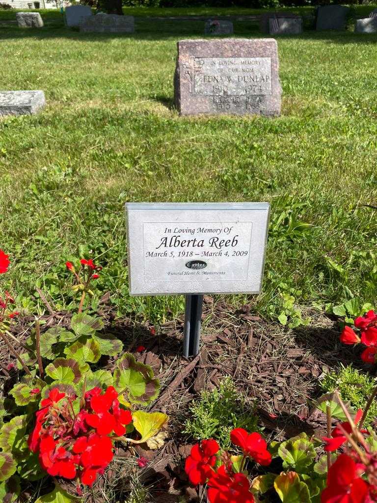 Alberta Reeb's grave. Photo 3