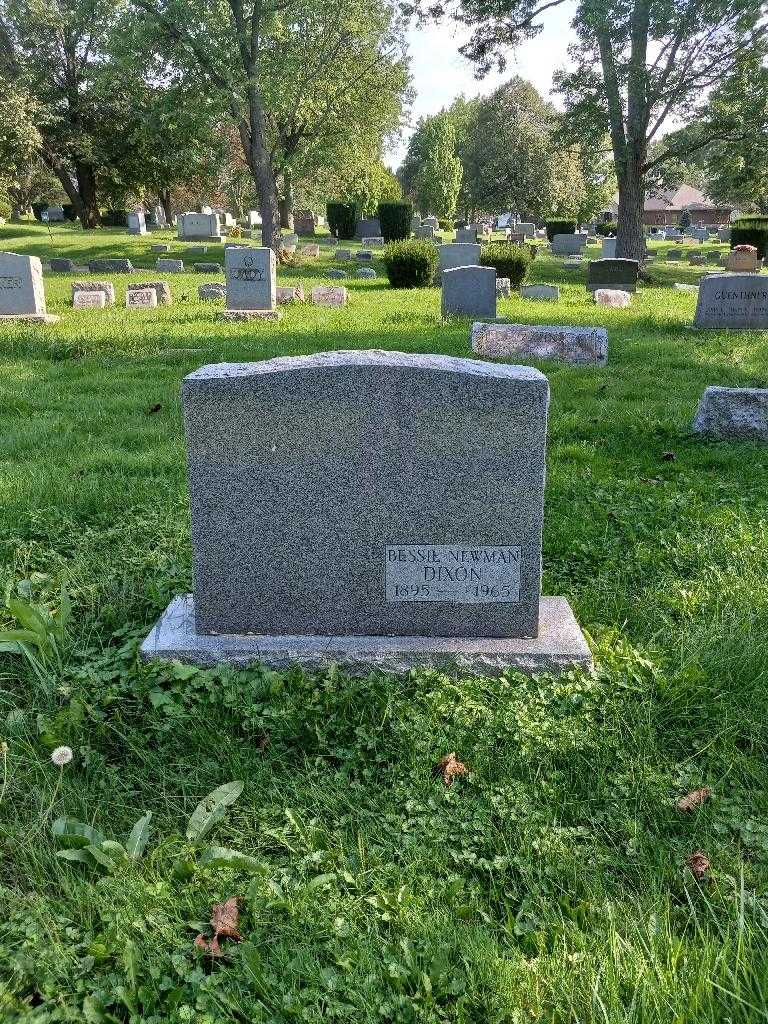 Bessie Mae Dixon Newman's grave. Photo 2