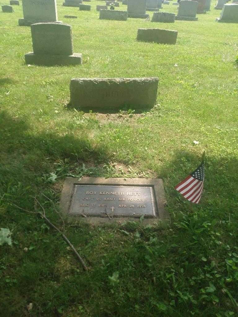 Roy Kenneth Hett's grave. Photo 1