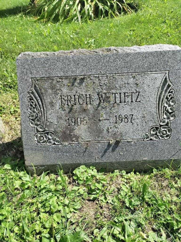 Erich W. Tietz's grave. Photo 3