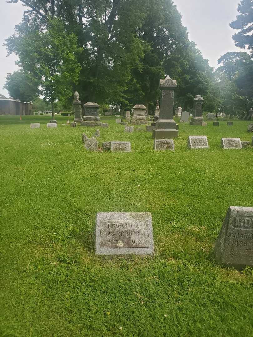 Edward A. Fandrich's grave. Photo 2