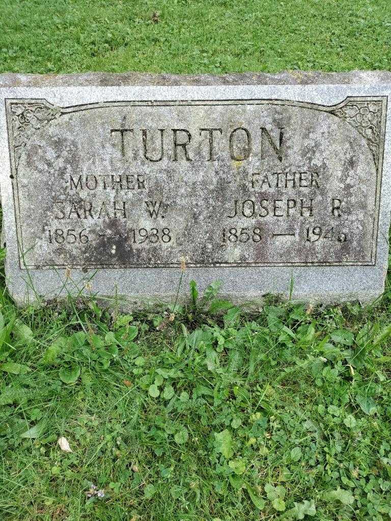 Joseph R. Turton's grave. Photo 2