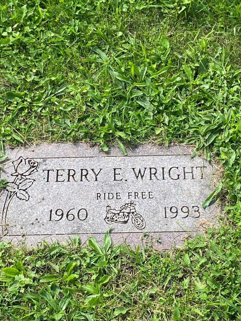 Terry E. Wright's grave. Photo 3