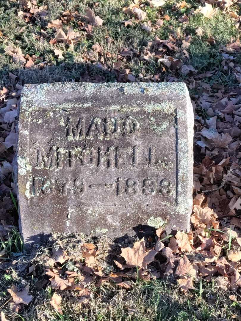 Maud J. Mitchell's grave. Photo 3