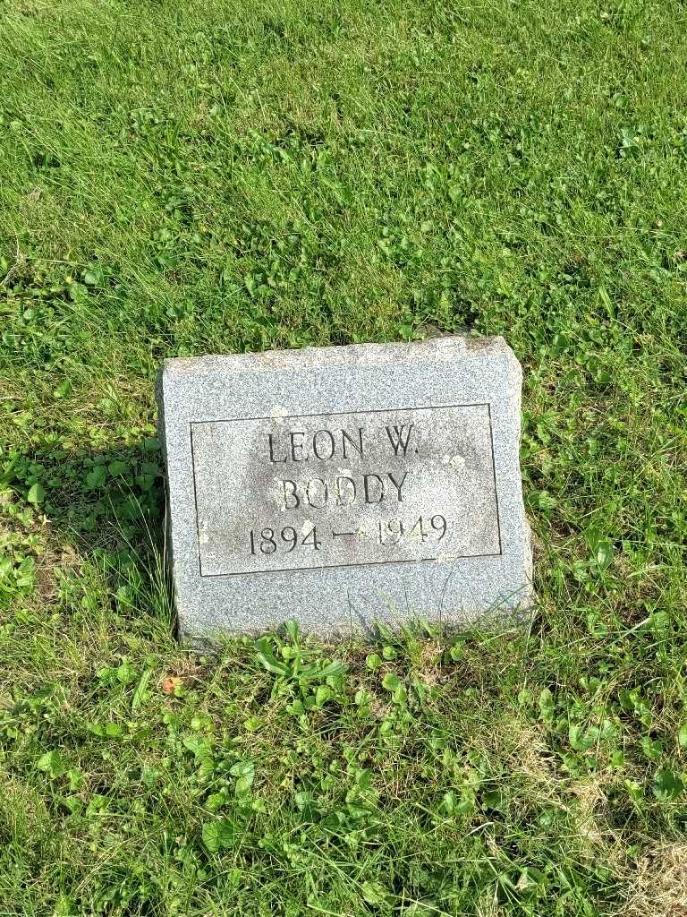 Leon W. Boddy's grave. Photo 2