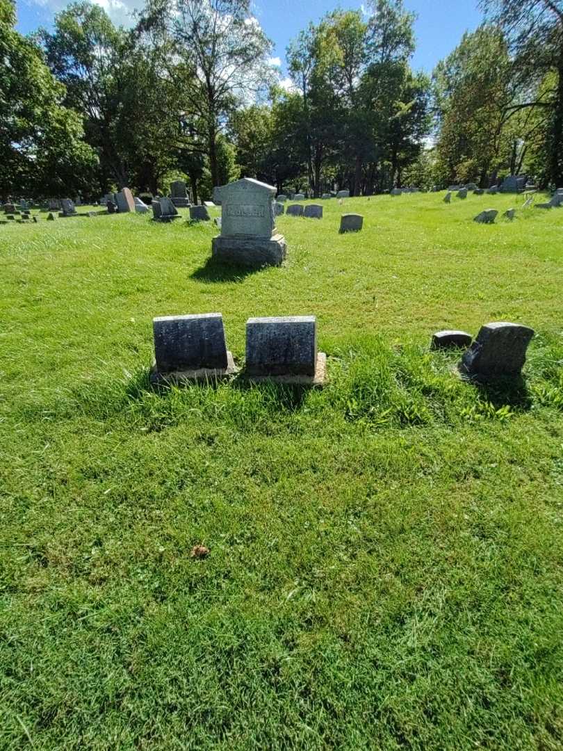 Elnora M. Haynes's grave. Photo 1