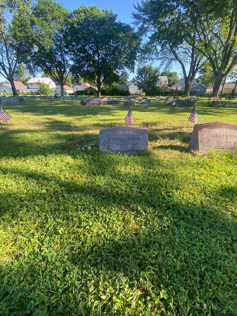 Jennie M. Newton's grave. Photo 2