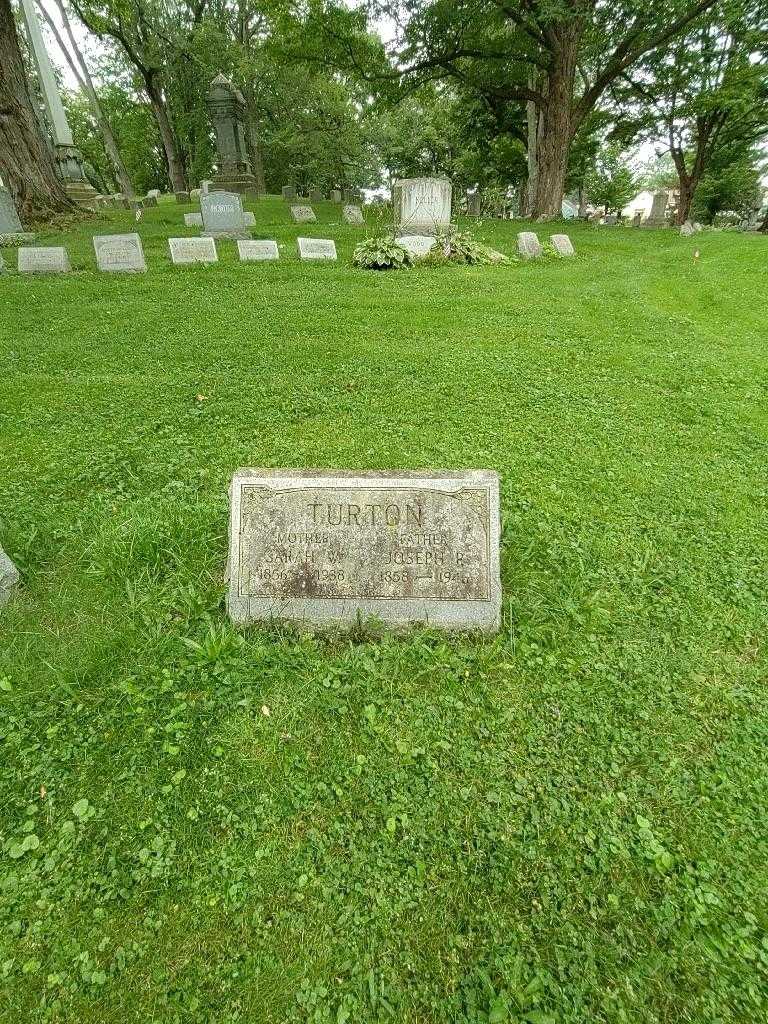 Sarah W. Turton's grave. Photo 3