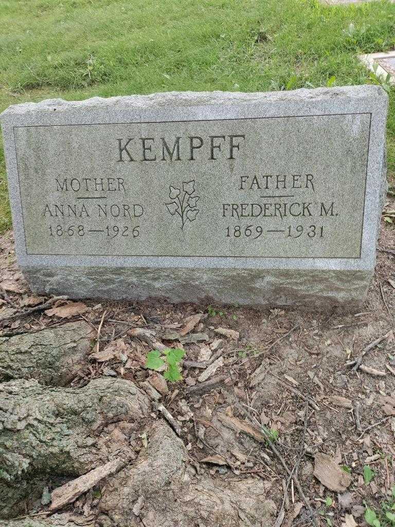 Frederick M. Kempff's grave. Photo 3