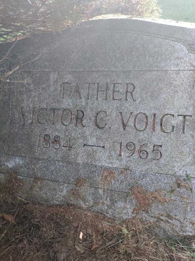 Victor C. Voigt's grave. Photo 3