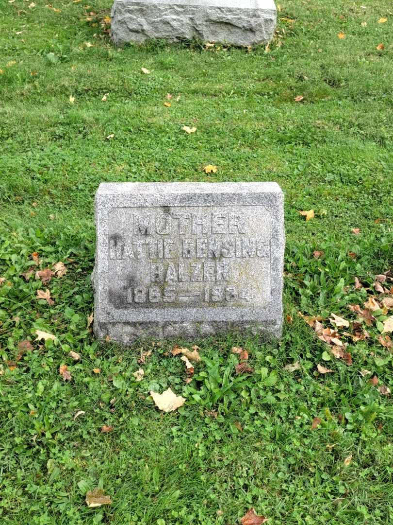 Hattie Bensing Balzer's grave. Photo 2