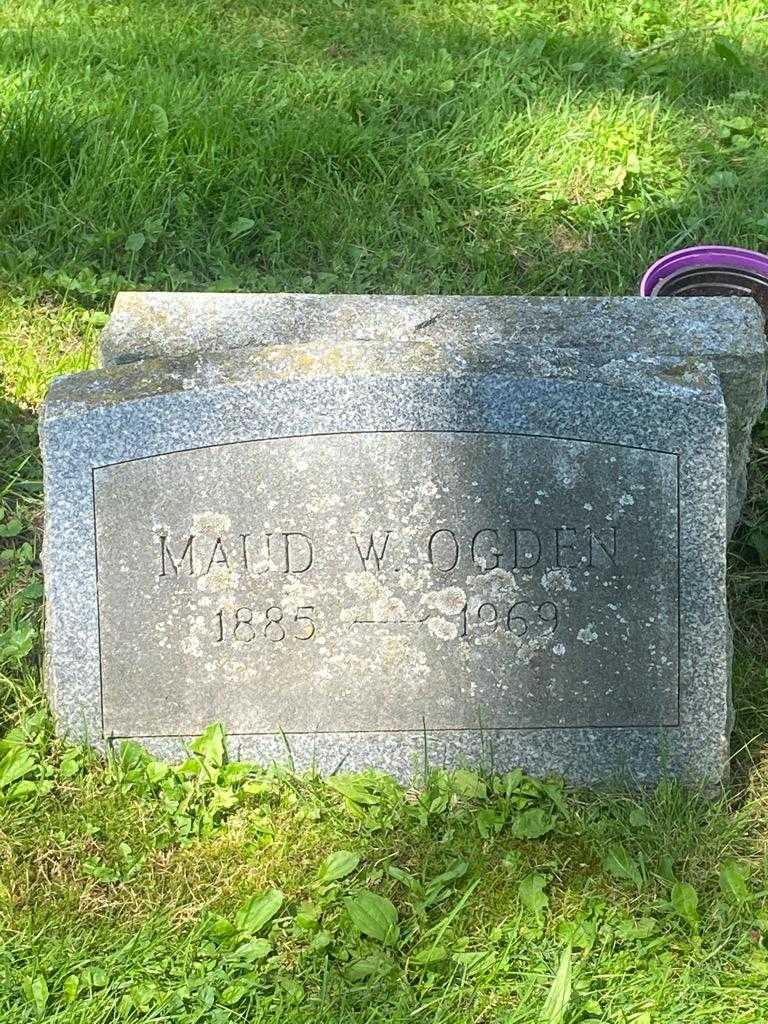 Maud W. Ogden's grave. Photo 3