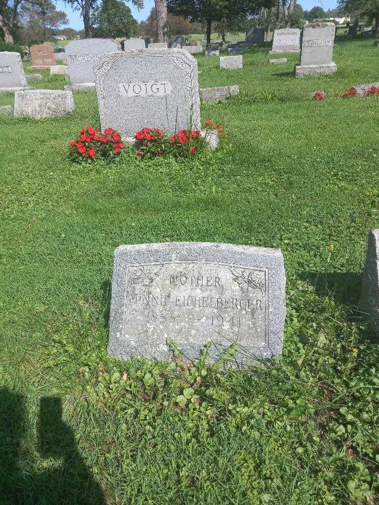 Minnie Eichelberger's grave. Photo 1