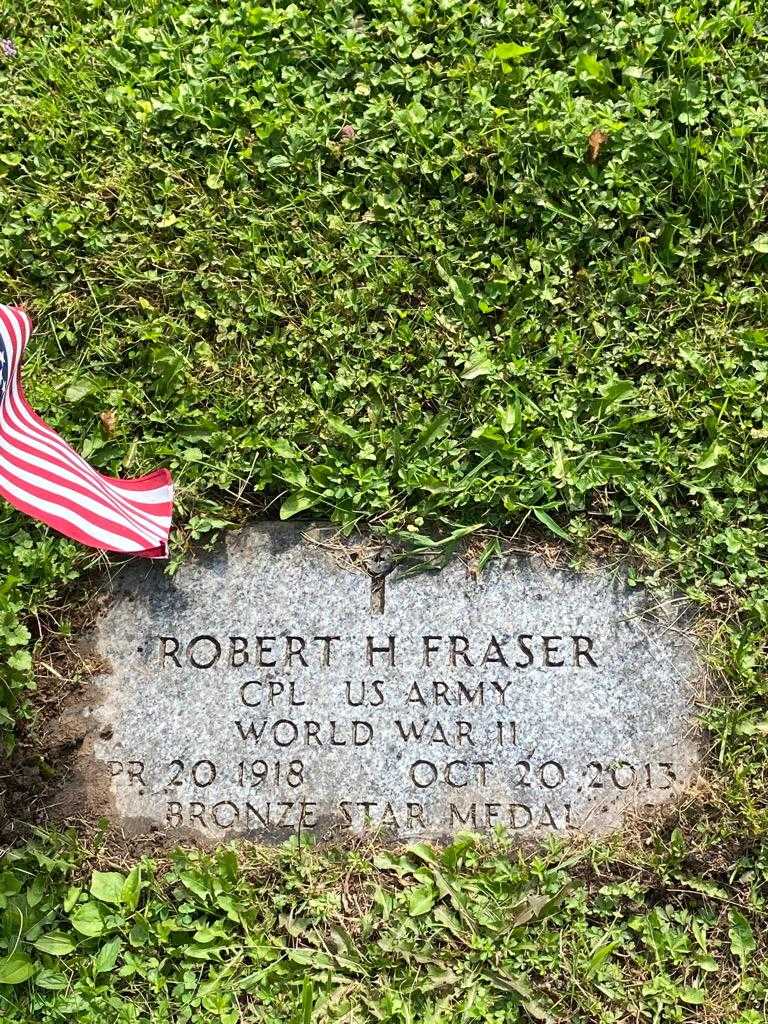 Robert H. Fraser's grave. Photo 3