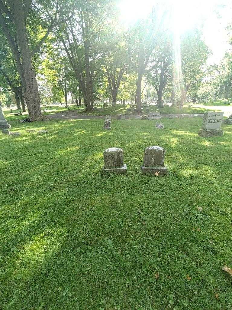 Katherine Kraus's grave. Photo 1