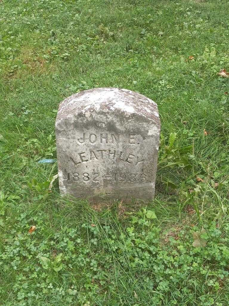 John E. Leathley's grave. Photo 2