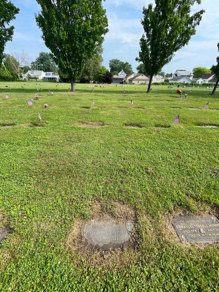 Vineckery R. Little's grave. Photo 1