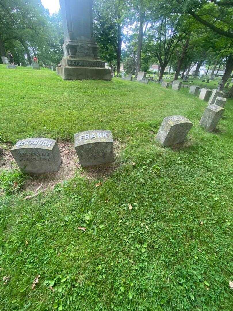 Frank G. Peters's grave. Photo 3