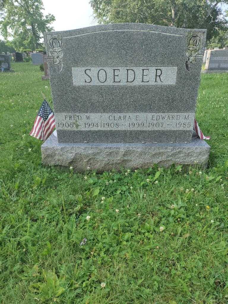 Fred W. Soeder's grave. Photo 1