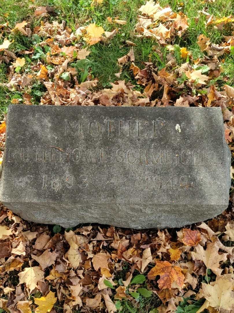 Ruth Howe Schmeichel's grave. Photo 3