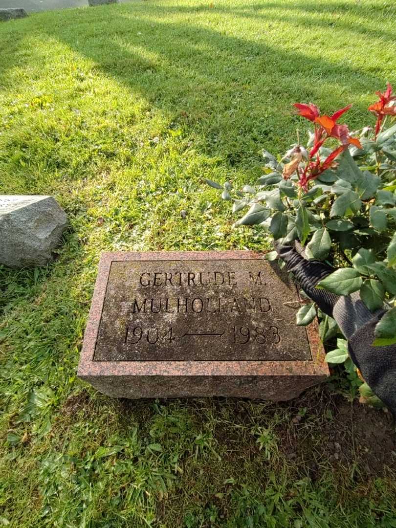 Gertrude M. Mulholland's grave. Photo 3