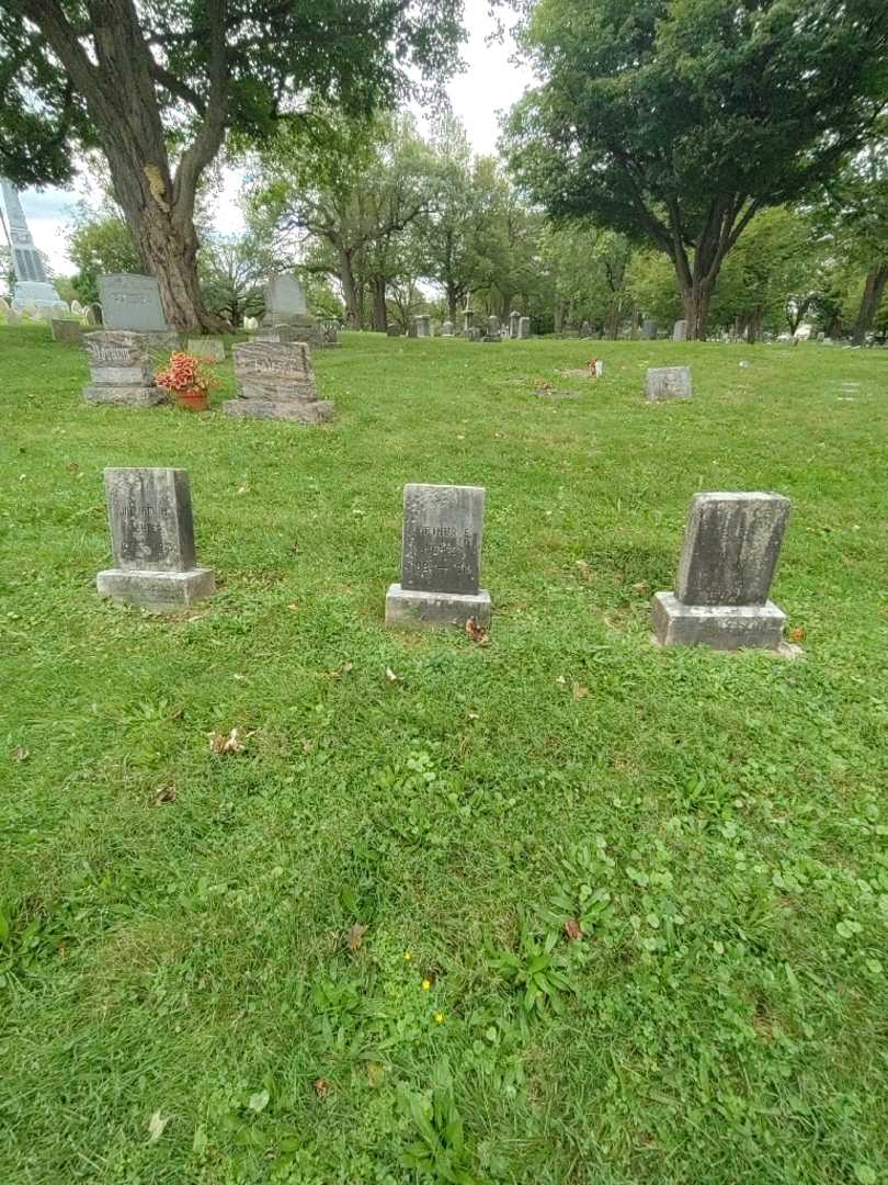 Arthur E. Fichter's grave. Photo 1
