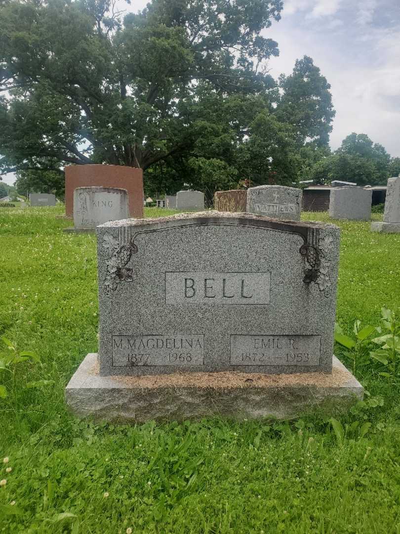 Emil R. Bell's grave. Photo 2