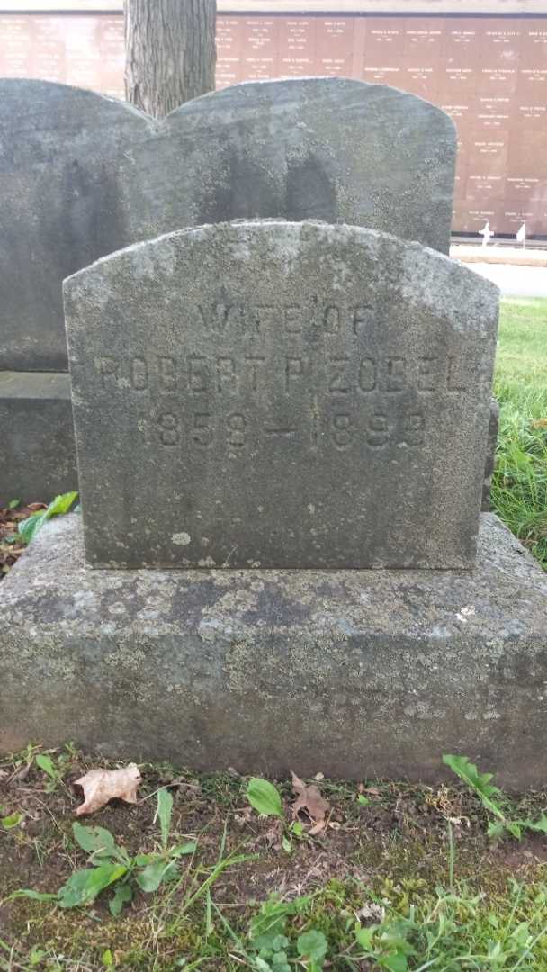 Louise B. Zobel's grave. Photo 4