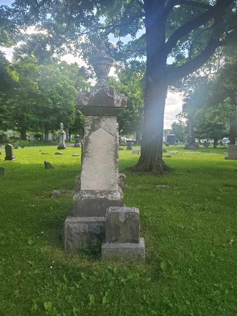 Emily Wundus's grave. Photo 2