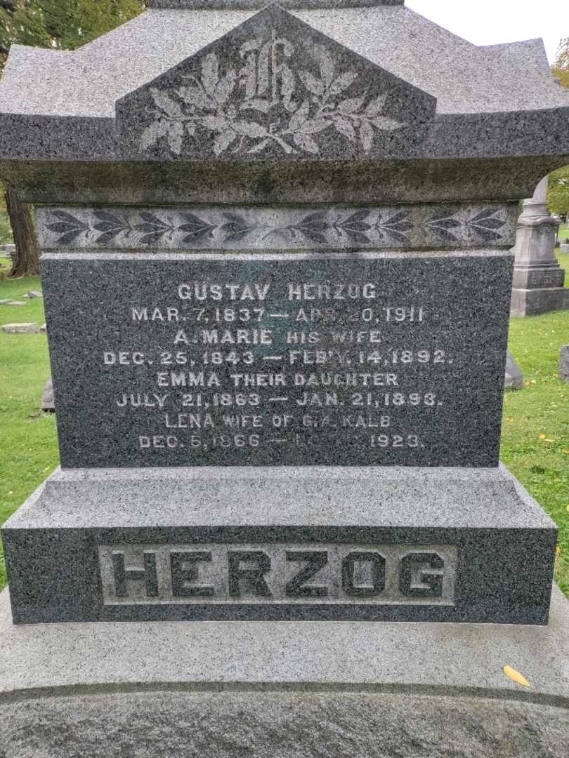 Emma Herzog's grave. Photo 3