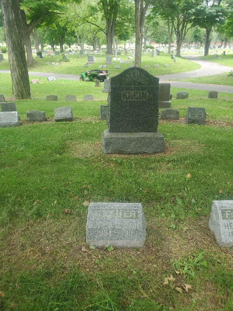 Sophia Catherine Klein's grave. Photo 1