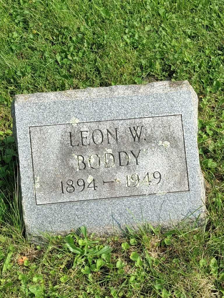 Leon W. Boddy's grave. Photo 3