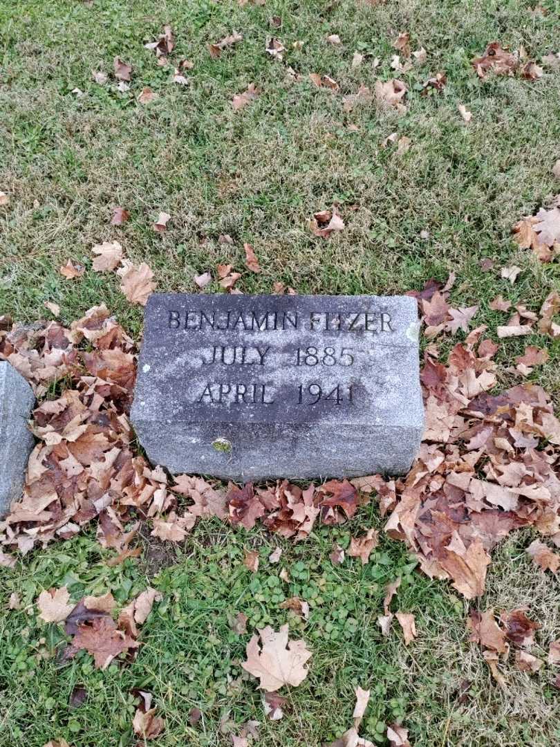 Benjamin Fitzer's grave. Photo 2