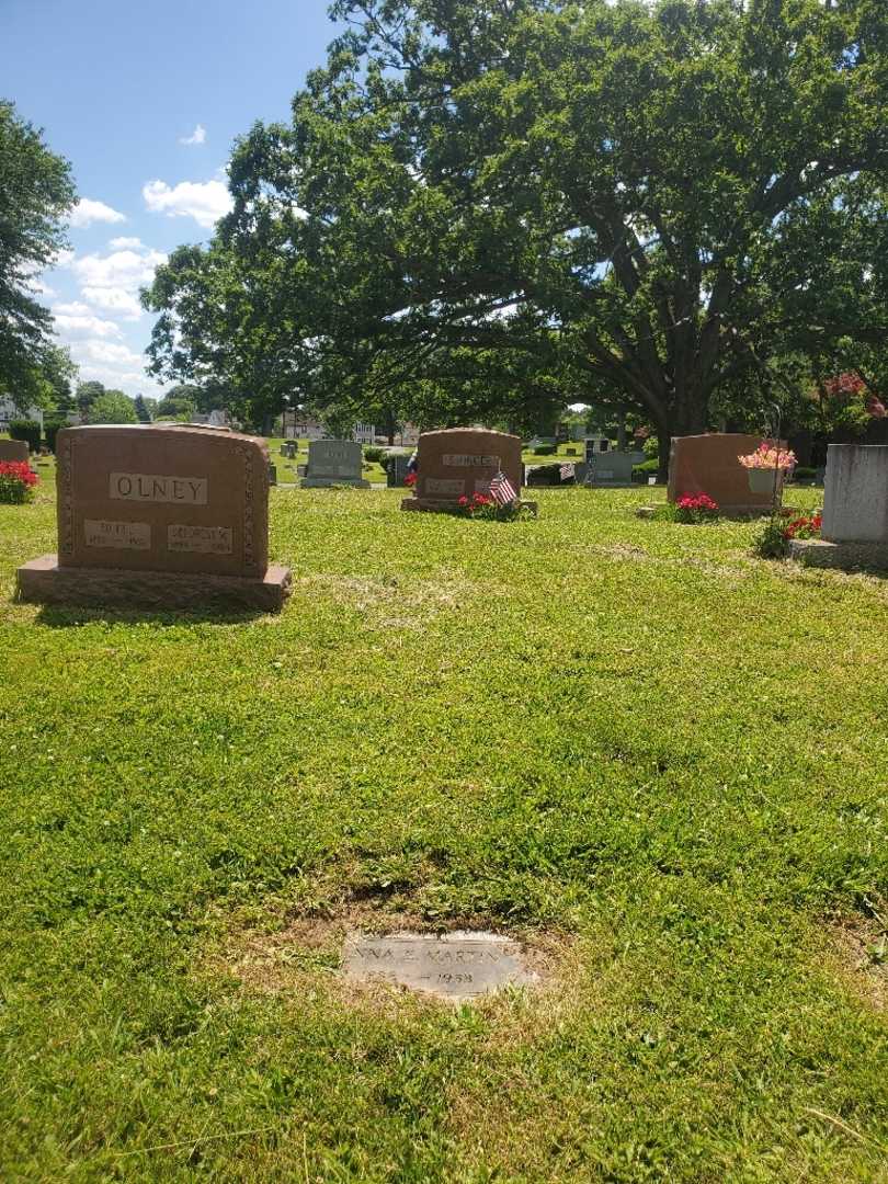 Anna E. Martin's grave. Photo 1
