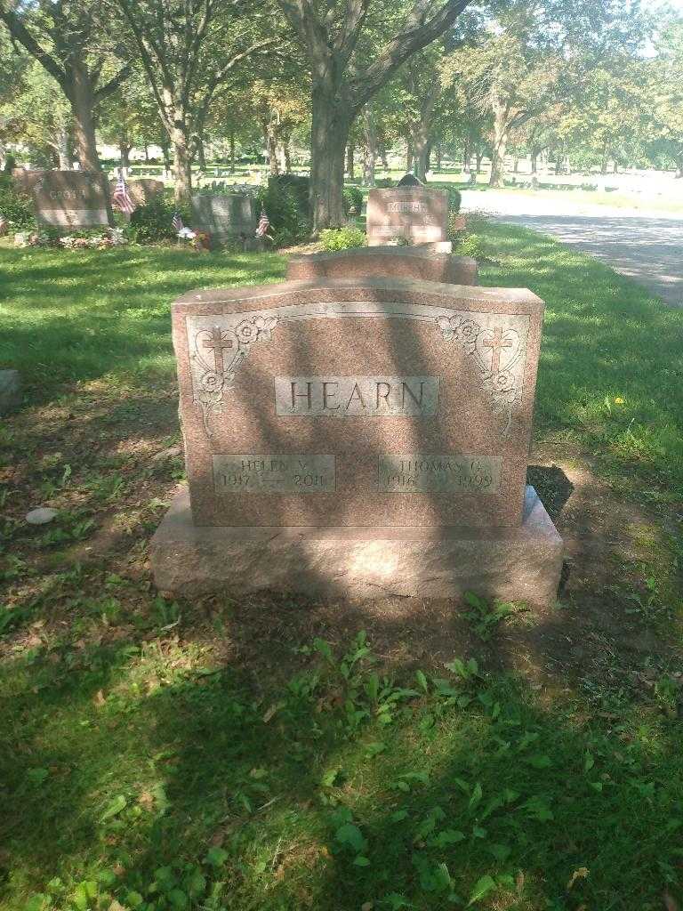 Helen V. Hearn's grave. Photo 1