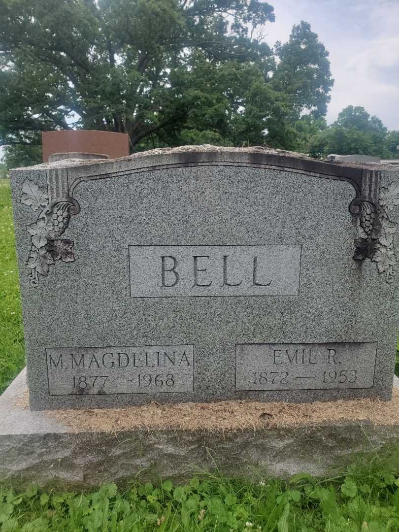 Maria Magdelina Bell's grave. Photo 3