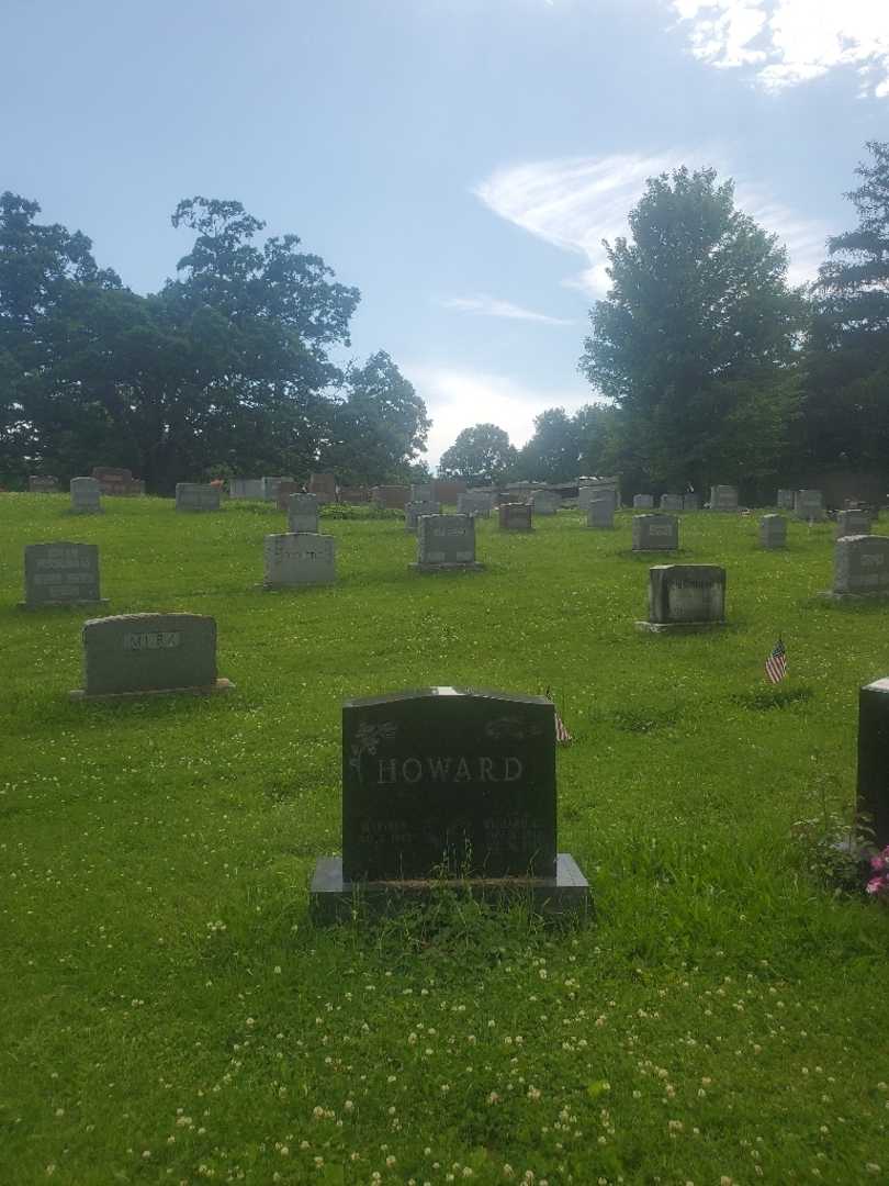 Richard G. Howard's grave. Photo 2