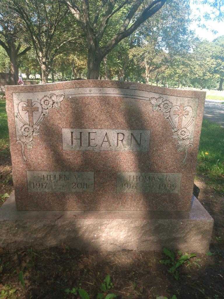 Helen V. Hearn's grave. Photo 2