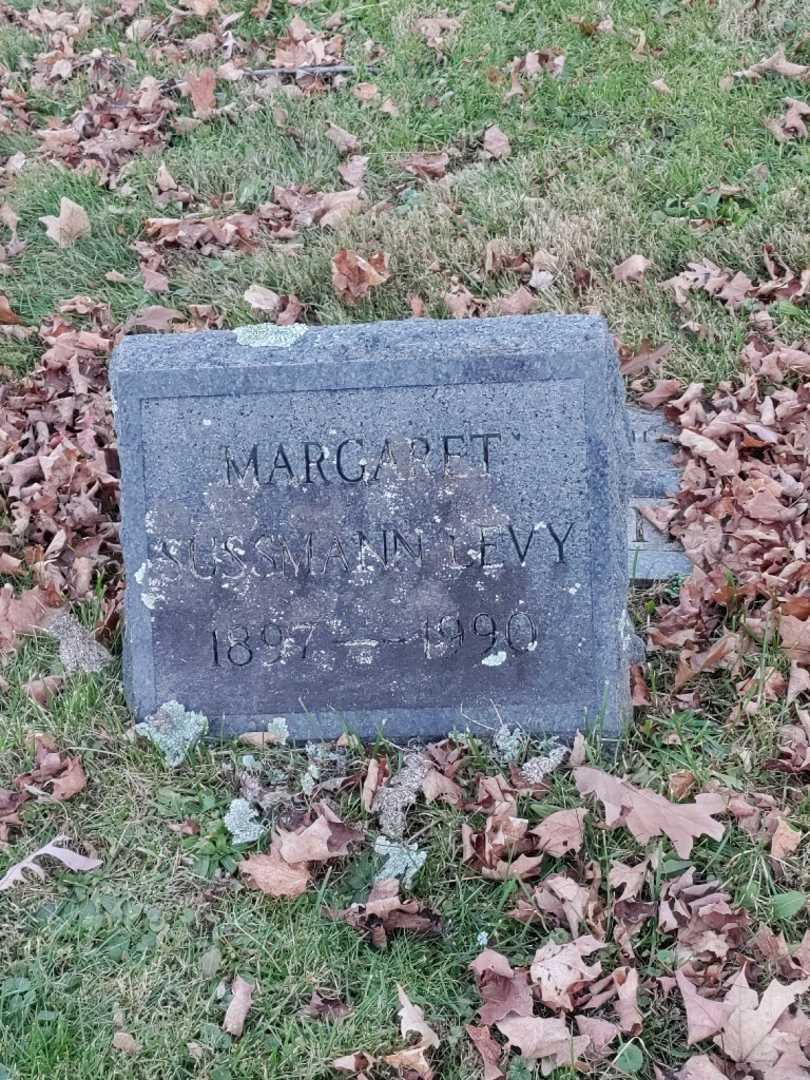 Margaret Sussmann Levy's grave. Photo 3