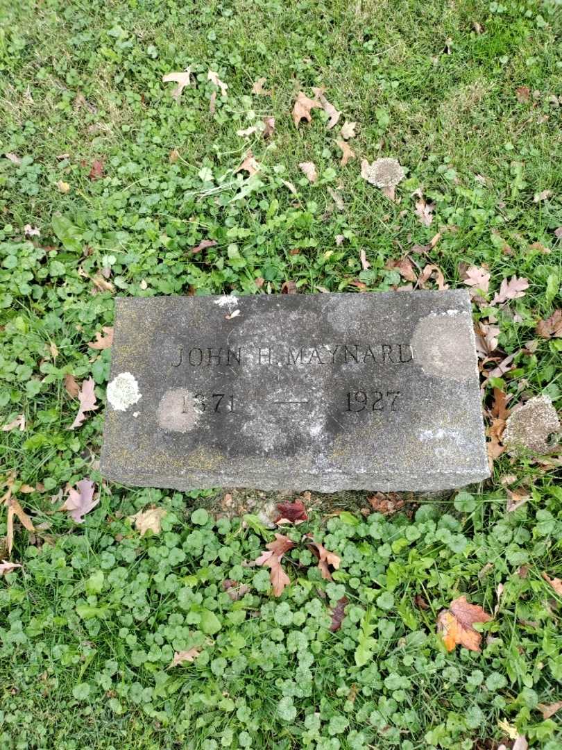 John H. Maynard's grave. Photo 2