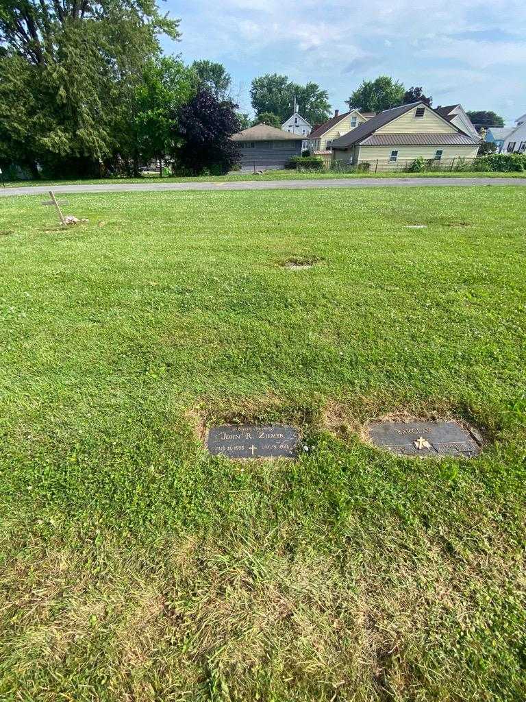 John R. Ziemer's grave. Photo 1