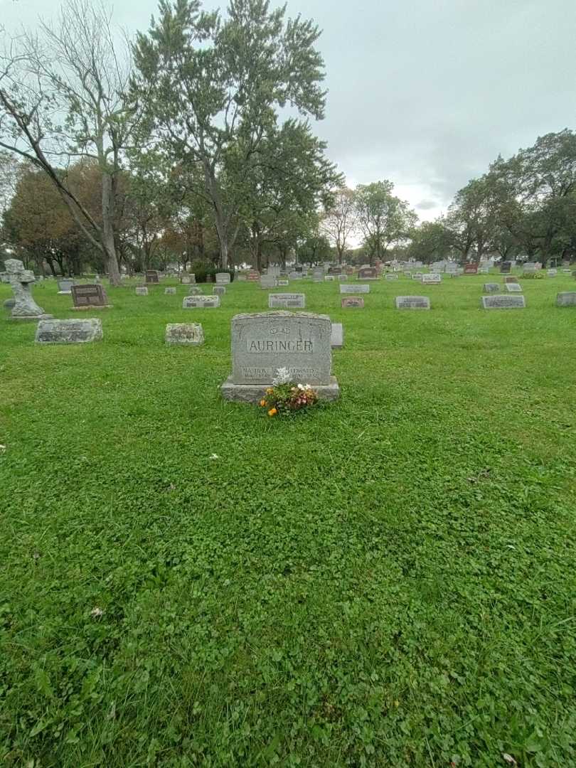 Edward J. Auringer's grave. Photo 1