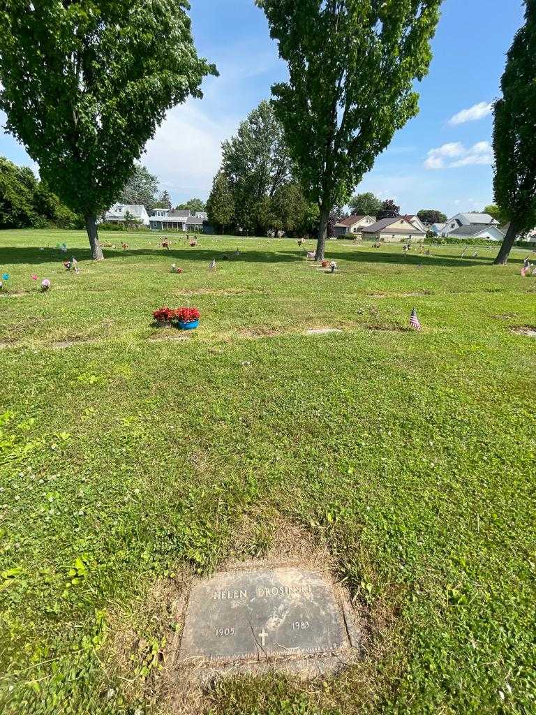 Helen Drosinski's grave. Photo 1