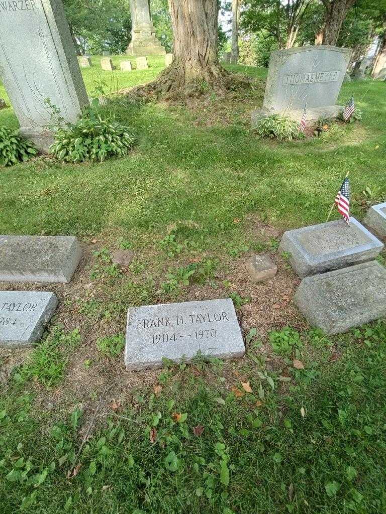 Frank H. Taylor's grave. Photo 1