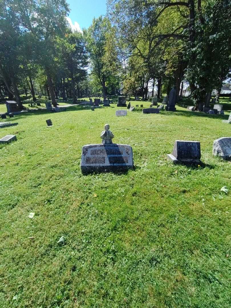 George F. Lenhardt's grave. Photo 1